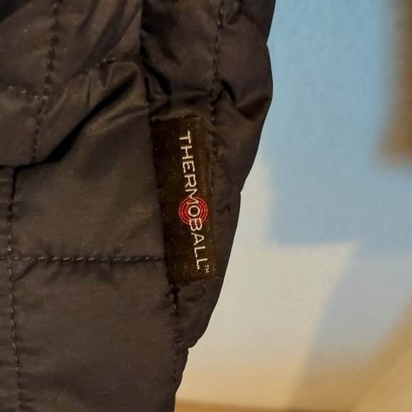 The North Face navy blue Thermoball puffer jacket - Picture 4 of 6